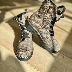 Kurt Geiger (girls size 3) gold sparkle Lace-Up Boots